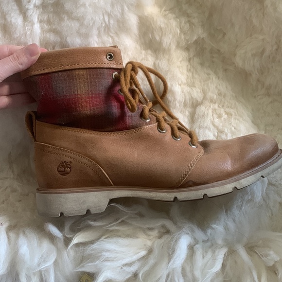 Fleece detail, waterproof Timberlands - Picture 2 of 7